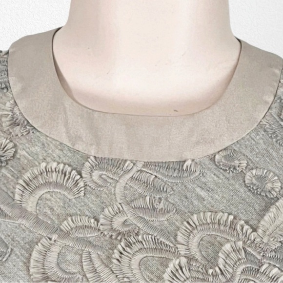 Pearl By Lela Rose Embroidered Chenille Silk Trim Jersey Knit TShirt SZ M Gray - Picture 5 of 12